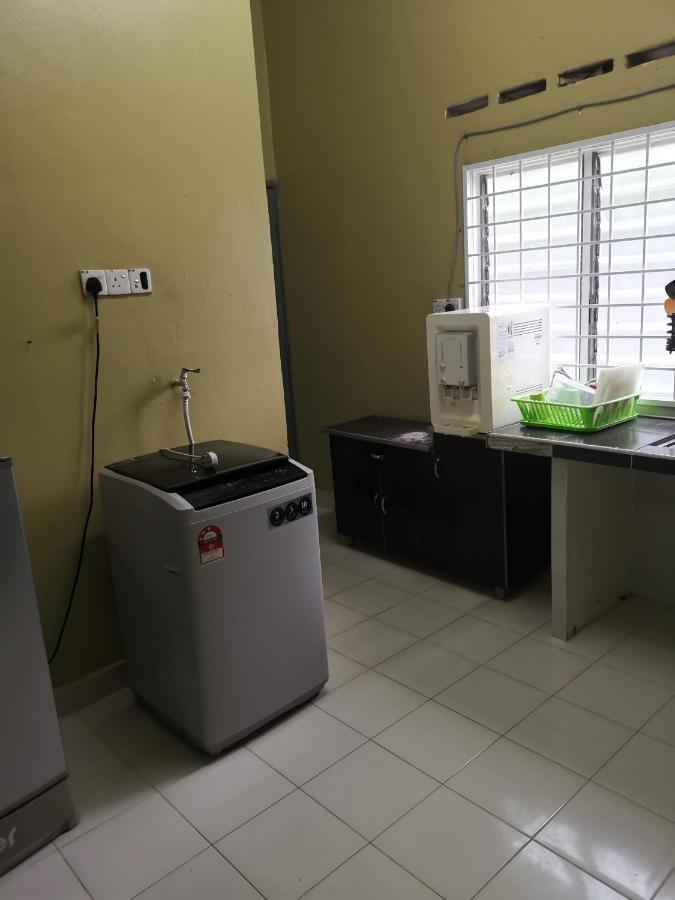 Desa Kemboja Homestay Пантай Ченанг Екстериор снимка