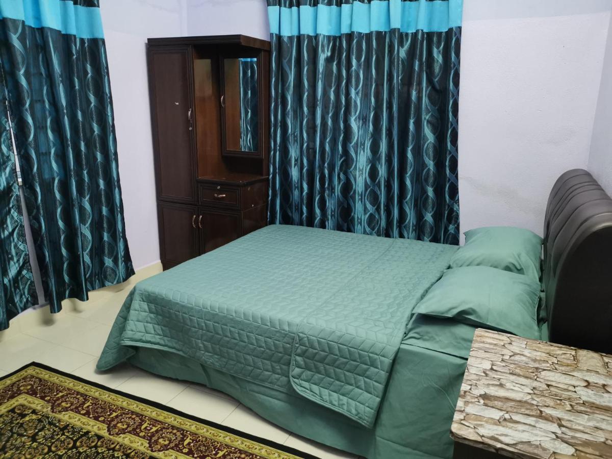 Desa Kemboja Homestay Пантай Ченанг Екстериор снимка